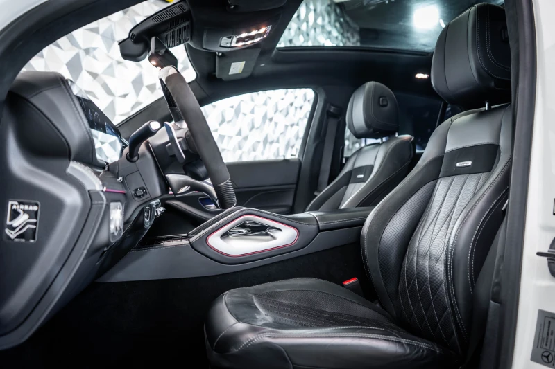 Mercedes-Benz GLE 63 S AMG 4M * Night* Pano* Burm* Carbon, снимка 12 - Автомобили и джипове - 52522970