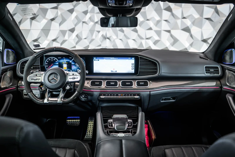 Mercedes-Benz GLE 63 S AMG 4M * Night* Pano* Burm* Carbon, снимка 11 - Автомобили и джипове - 52522970
