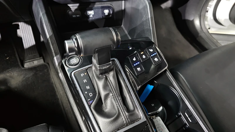 Kia Sportage 2.0CRDI/4x4/Пълна сервизна !!!, снимка 8 - Автомобили и джипове - 53417368