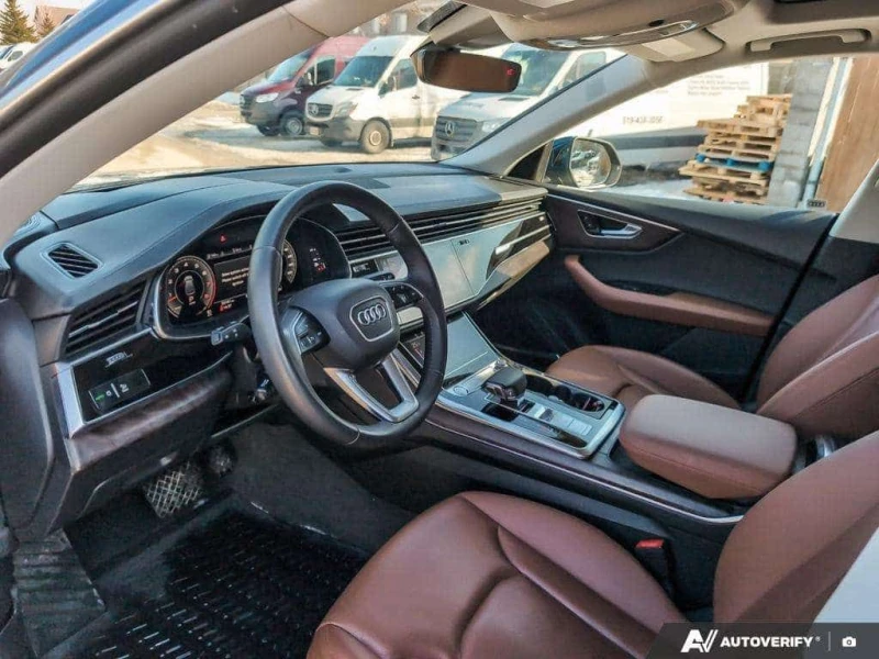 Audi Q8 quattro Prestige  CARFAX, снимка 13 - Автомобили и джипове - 53560716