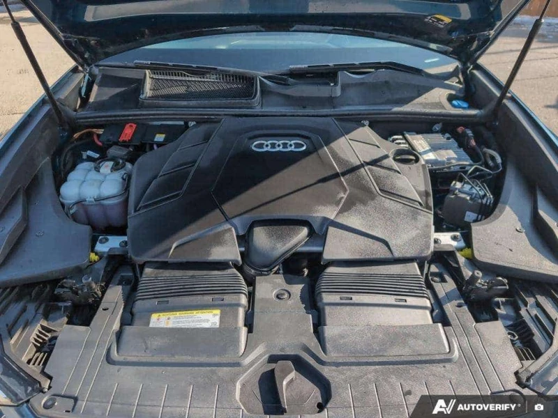 Audi Q8 quattro Prestige  CARFAX, снимка 10 - Автомобили и джипове - 53560716