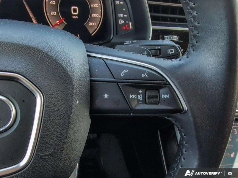 Audi Q8 quattro Prestige  CARFAX, снимка 16 - Автомобили и джипове - 53560716