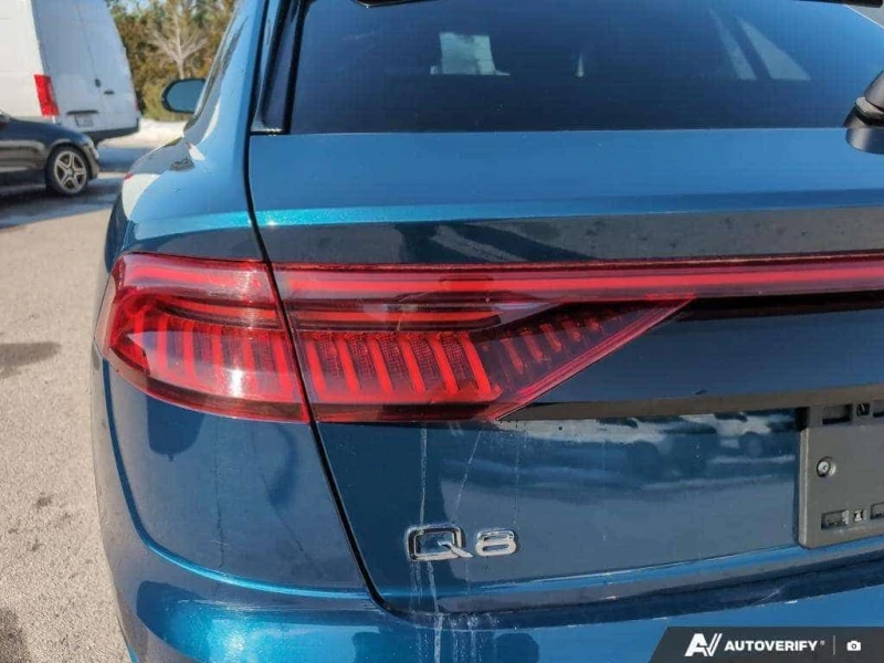 Audi Q8 quattro Prestige  CARFAX, снимка 11 - Автомобили и джипове - 53560716
