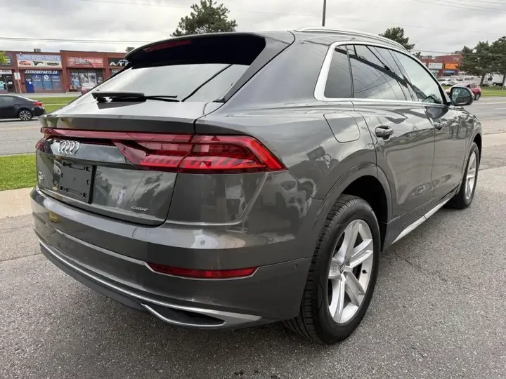 Audi Q8 Virtual Cockpit Plus* панорама* ПОДГРЕВ и ОБДУХВАН, снимка 4 - Автомобили и джипове - 55875195