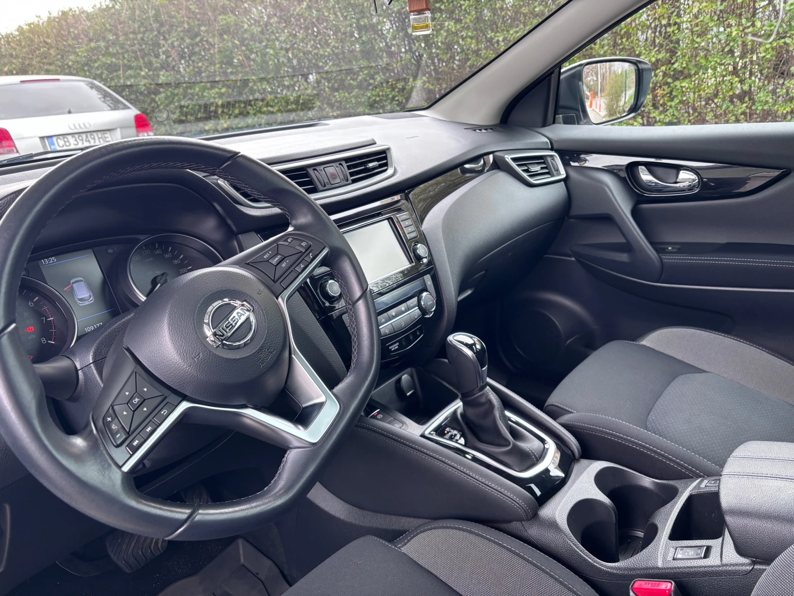 Nissan Qashqai, снимка 6 - Автомобили и джипове - 54045397