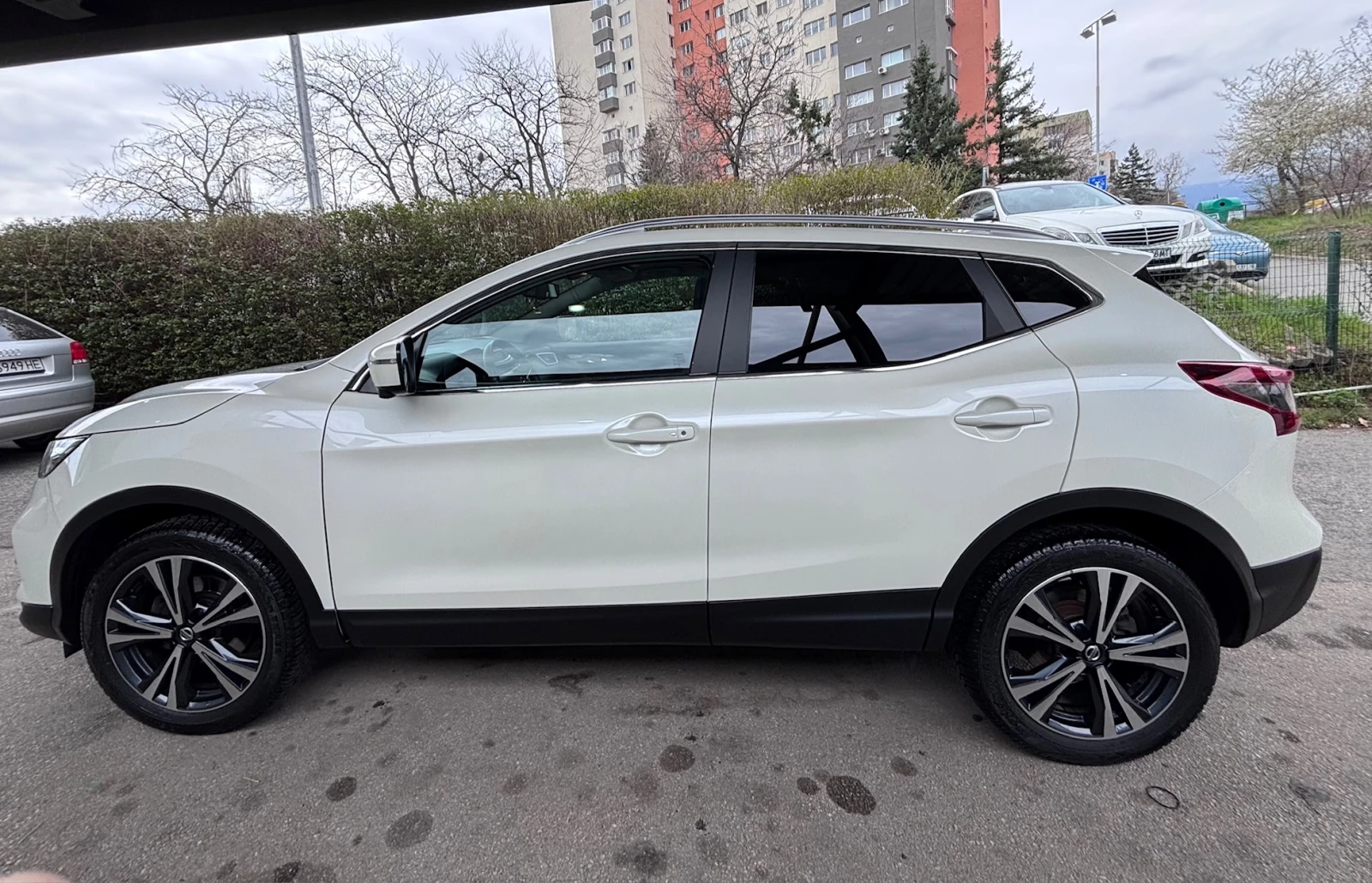 Nissan Qashqai, снимка 2 - Автомобили и джипове - 54045397