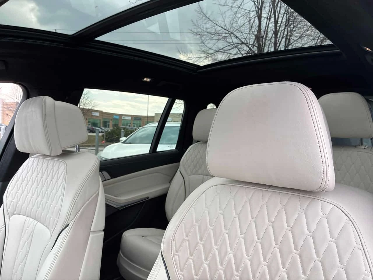 BMW X7 * XDRIVE40I * PANO * H/K * ПОДГРЕВИ * CARFAX, снимка 11 - Автомобили и джипове - 54197284