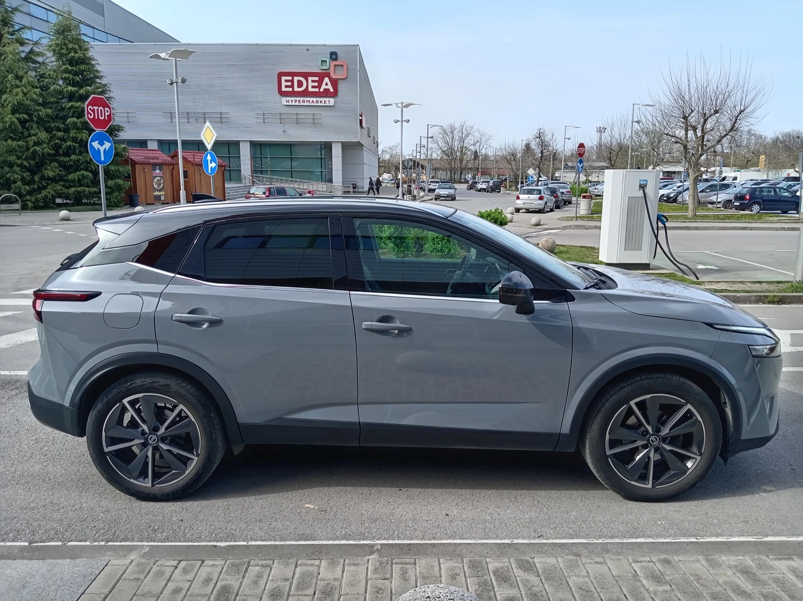 Nissan Qashqai Tekna CVT 2WD, снимка 9 - Автомобили и джипове - 54279647