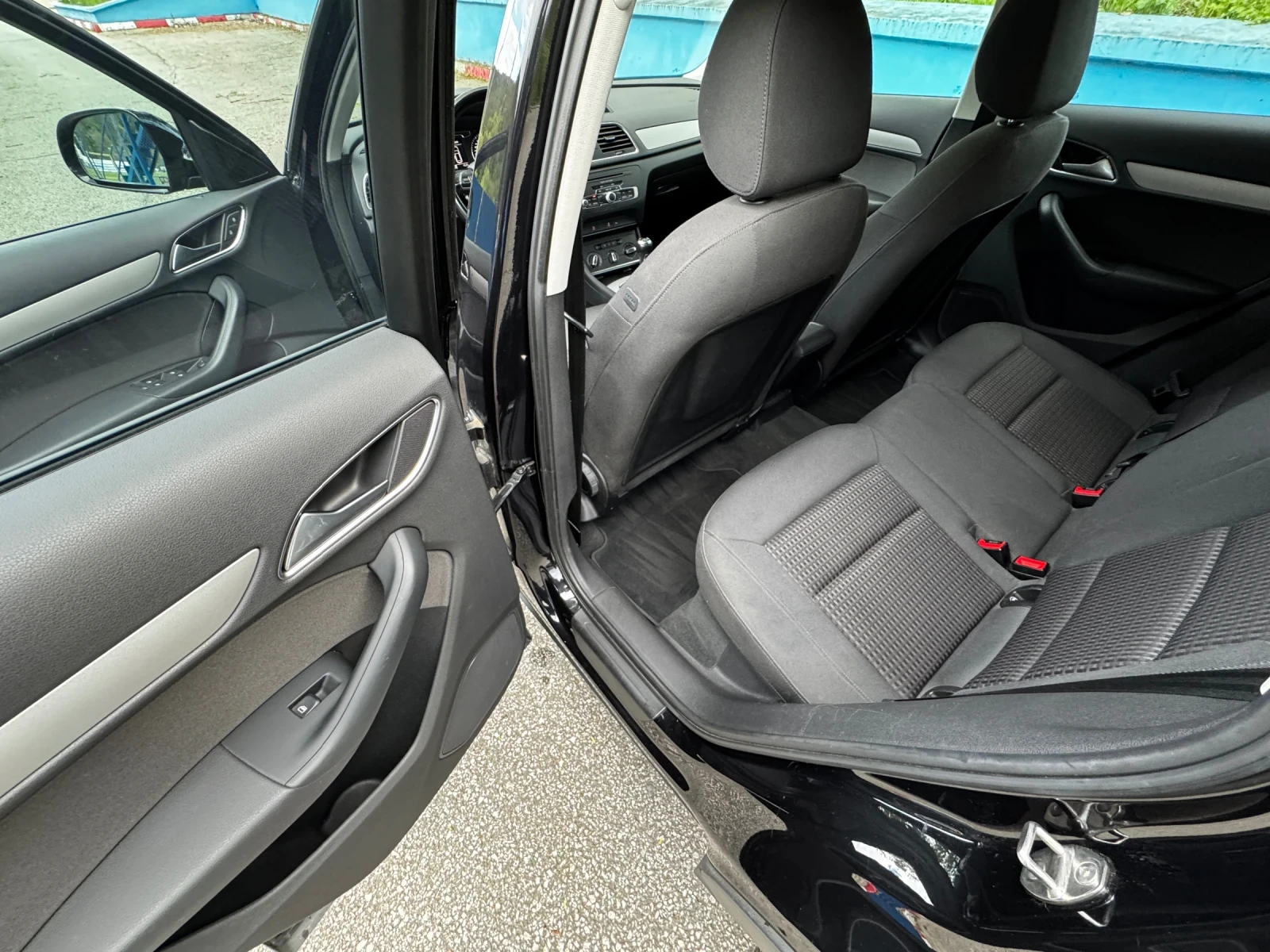Audi Q3 2.0 TDI, снимка 7 - Автомобили и джипове - 54383380