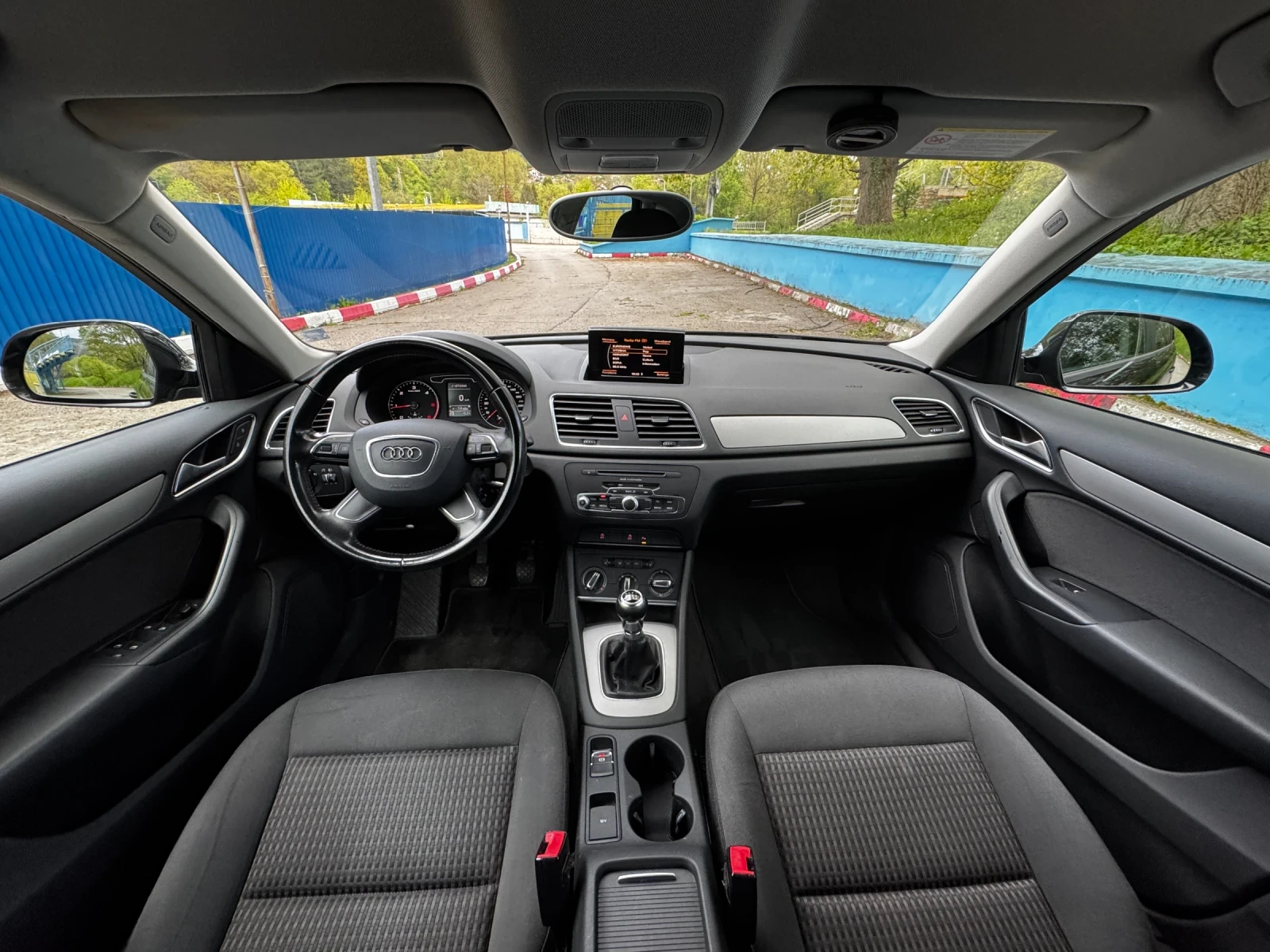 Audi Q3 2.0 TDI, снимка 10 - Автомобили и джипове - 54383380