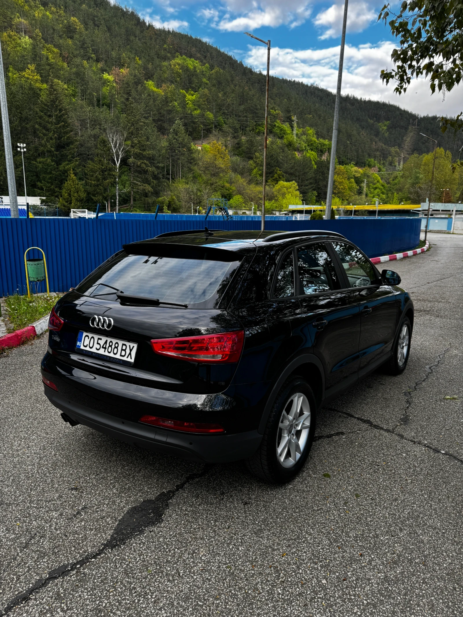 Audi Q3 2.0 TDI, снимка 4 - Автомобили и джипове - 54383380