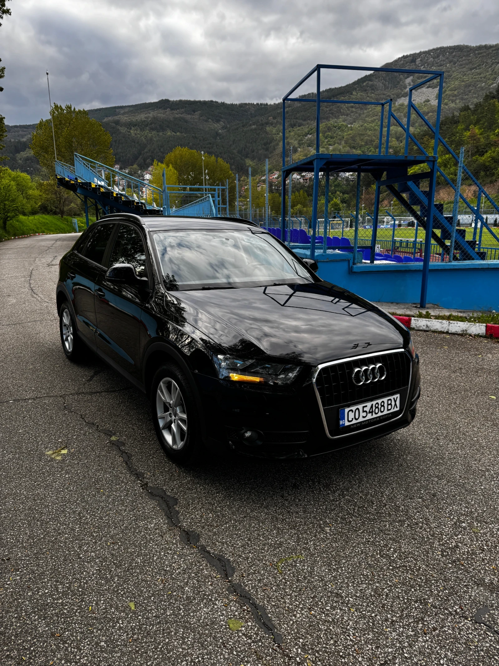 Audi Q3 2.0 TDI, снимка 2 - Автомобили и джипове - 54383380