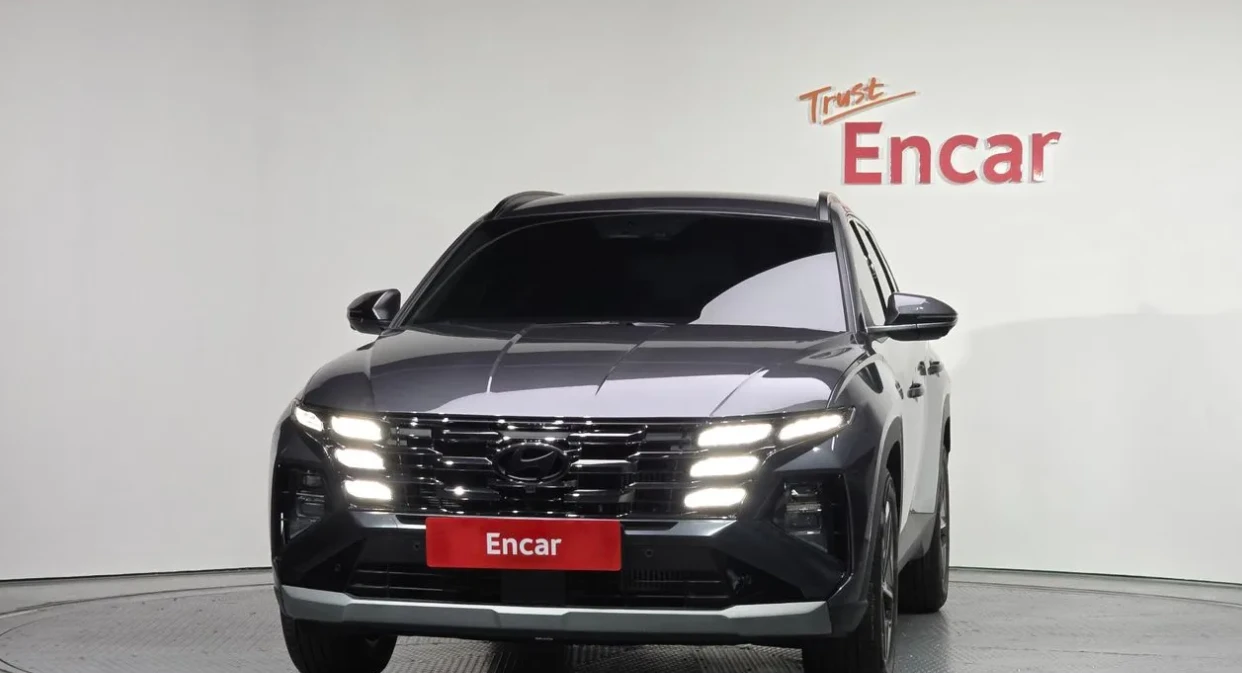 Hyundai Tucson Inspiration 2WD | Panoramic | 360 Camera | Adaptiv, снимка 3 - Автомобили и джипове - 54479235