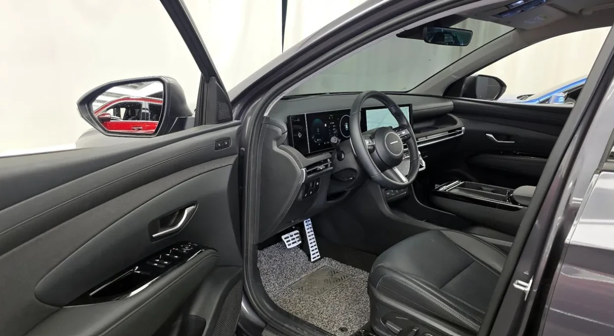 Hyundai Tucson Inspiration 2WD | Panoramic | 360 Camera | Adaptiv, снимка 7 - Автомобили и джипове - 54479235