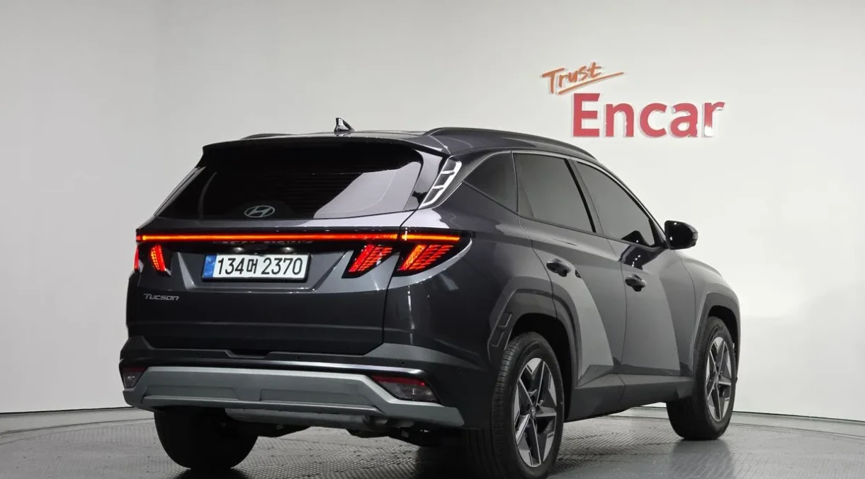 Hyundai Tucson Inspiration 2WD | Panoramic | 360 Camera | Adaptiv, снимка 2 - Автомобили и джипове - 54479235