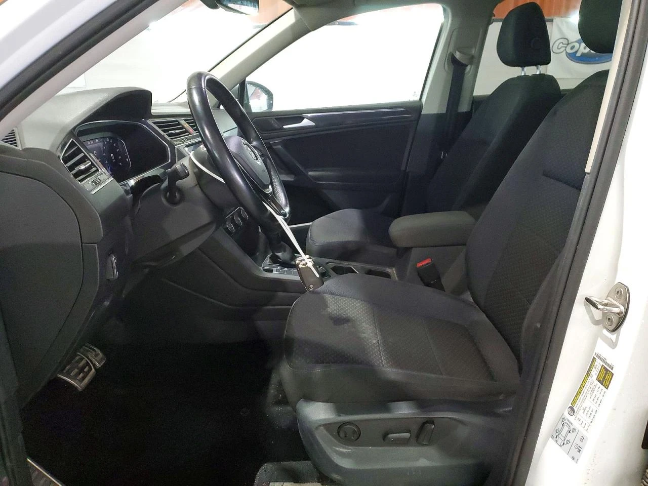 VW Tiguan 2.0T SE 4MOTION, снимка 7 - Автомобили и джипове - 54569734