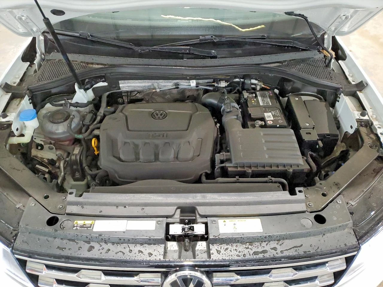 VW Tiguan 2.0T SE 4MOTION, снимка 12 - Автомобили и джипове - 54569734
