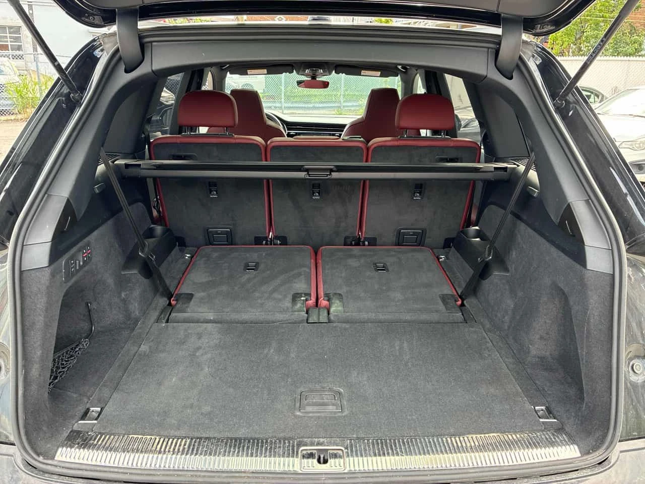 Audi SQ7 * ПРЕДСТАВИТЕЛСТВО * ДИСТРОНИК * 360 * ОБДУХВАНЕ, снимка 14 - Автомобили и джипове - 54935553