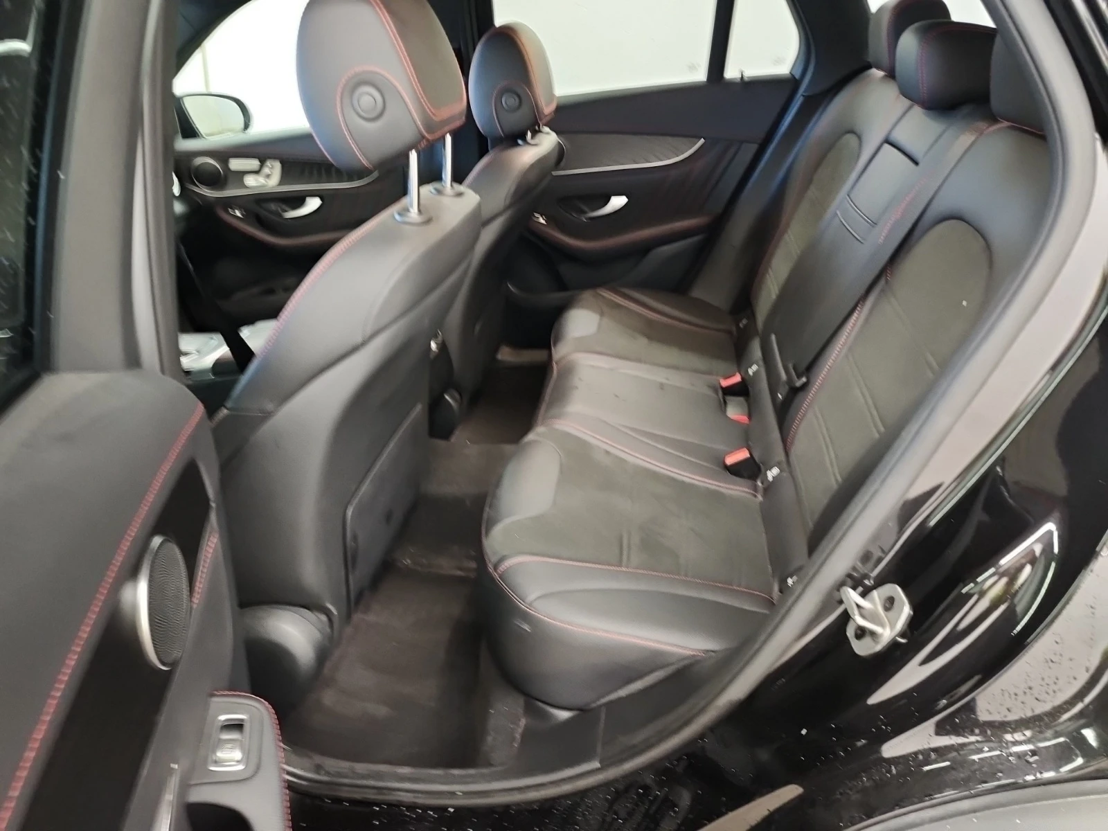 Mercedes-Benz GLC 43 AMG * * CARFAX * * АВТО КРЕДИТ * * , снимка 11 - Автомобили и джипове - 54946759