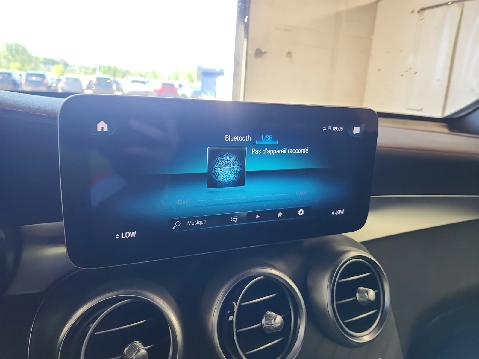 Mercedes-Benz GLC 43 AMG * * CARFAX * * АВТО КРЕДИТ * * , снимка 9 - Автомобили и джипове - 54946759