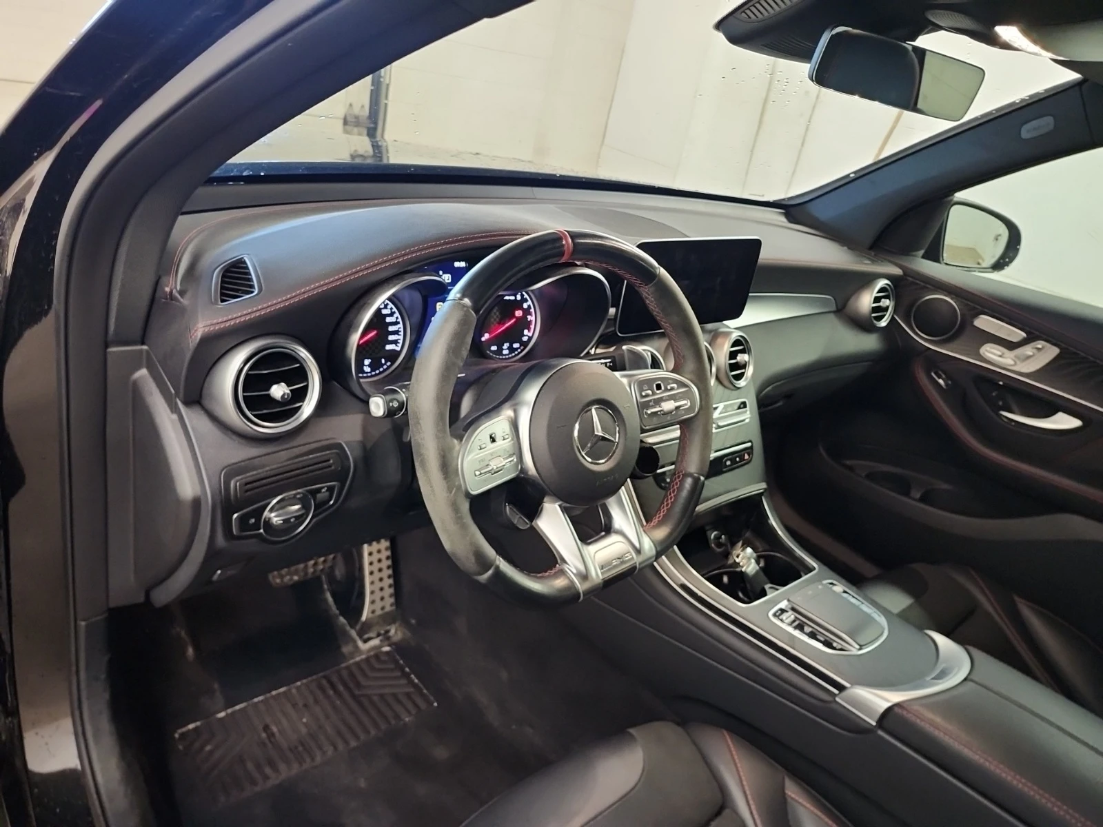 Mercedes-Benz GLC 43 AMG * * CARFAX * * АВТО КРЕДИТ * * , снимка 6 - Автомобили и джипове - 54946759