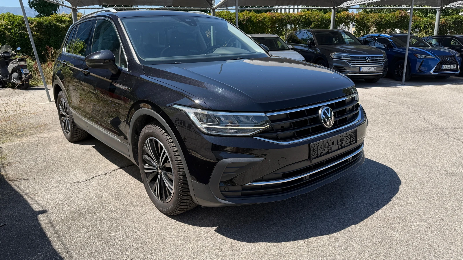 VW Tiguan 2.0 TDI Automatic, снимка 2 - Автомобили и джипове - 55691512