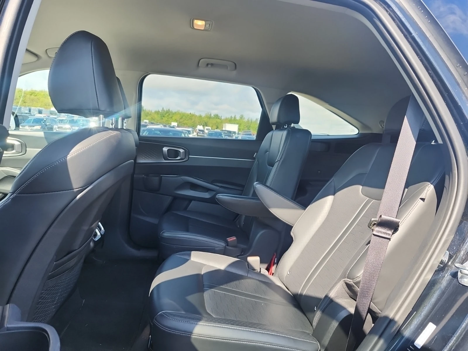 Kia Sorento * Awd Ex * АВТОКРЕДИТ БЕЗ ПЪРВОНАЧАЛНА ВНОСКА* , снимка 11 - Автомобили и джипове - 56113193