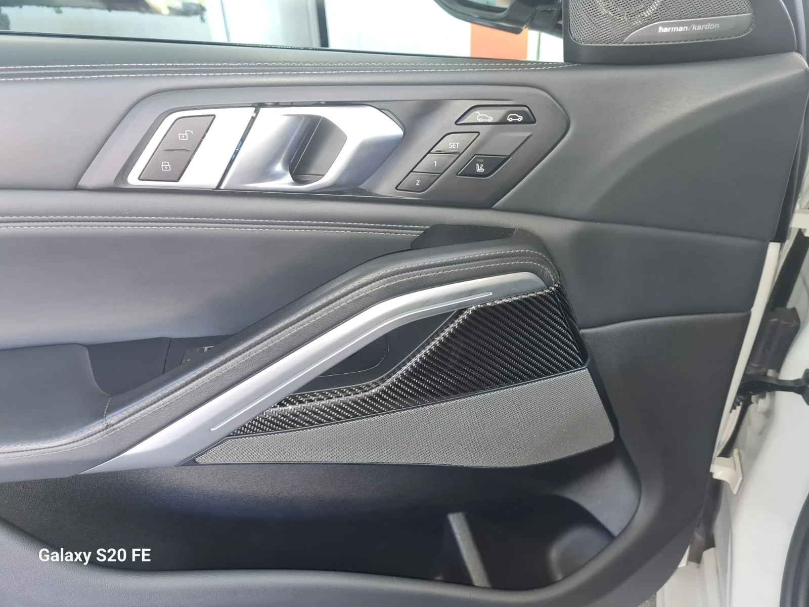 BMW X6 M50i ! Individual! 80000км! Германия!, снимка 15 - Автомобили и джипове - 56166801