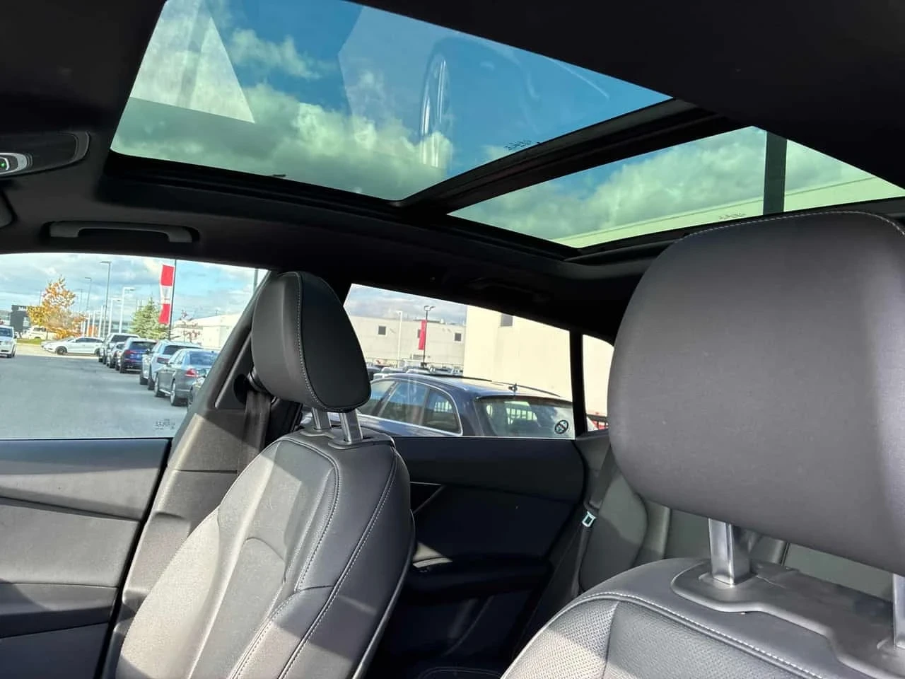 Audi Q8 TECHNIK AWD S LINE * КРАЙНА ЦЕНА* , снимка 10 - Автомобили и джипове - 56695722
