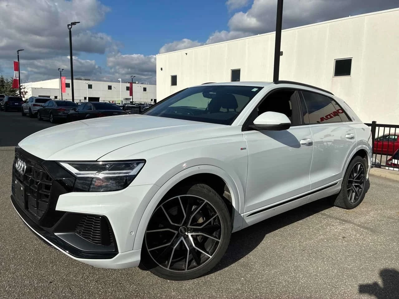 Audi Q8 TECHNIK AWD S LINE * КРАЙНА ЦЕНА* , снимка 4 - Автомобили и джипове - 56695722