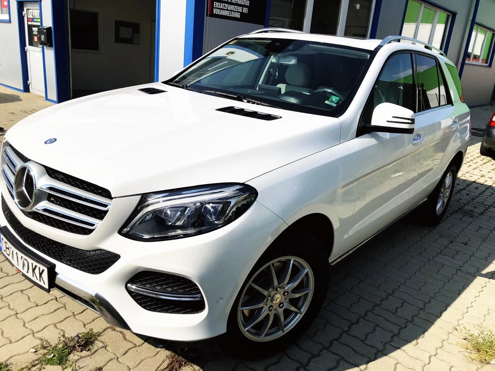 Mercedes-Benz GLE 250 D 4Matic, снимка 3 - Автомобили и джипове - 56750358