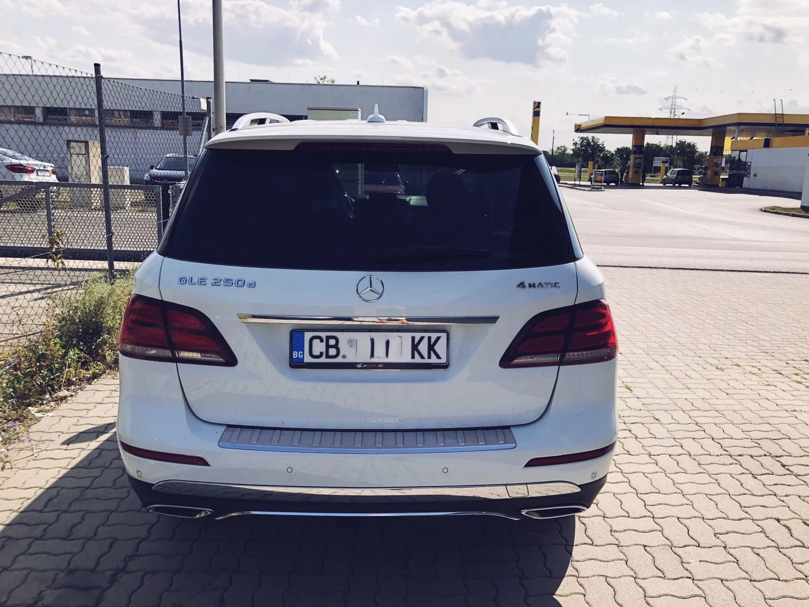 Mercedes-Benz GLE 250 D 4Matic, снимка 2 - Автомобили и джипове - 56750358