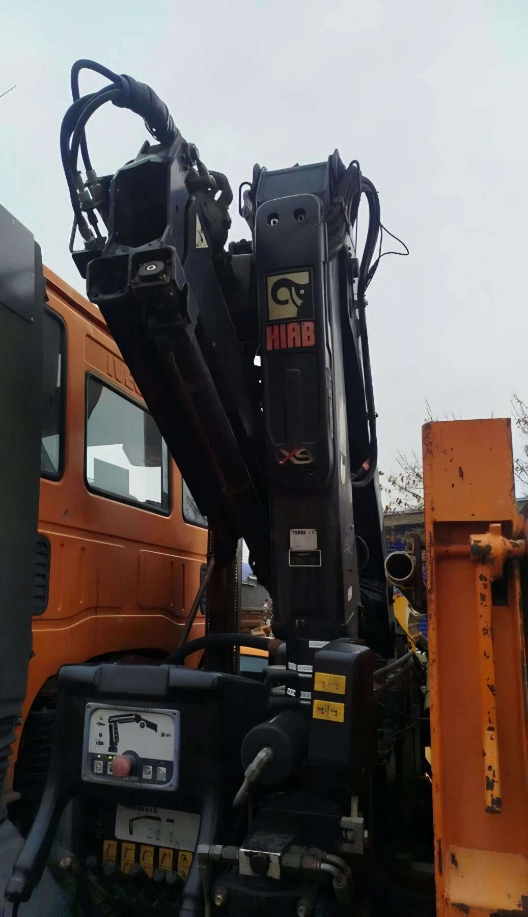 Iveco Eurocargo 180E21 самосвал с кран снегорин  - изображение 5