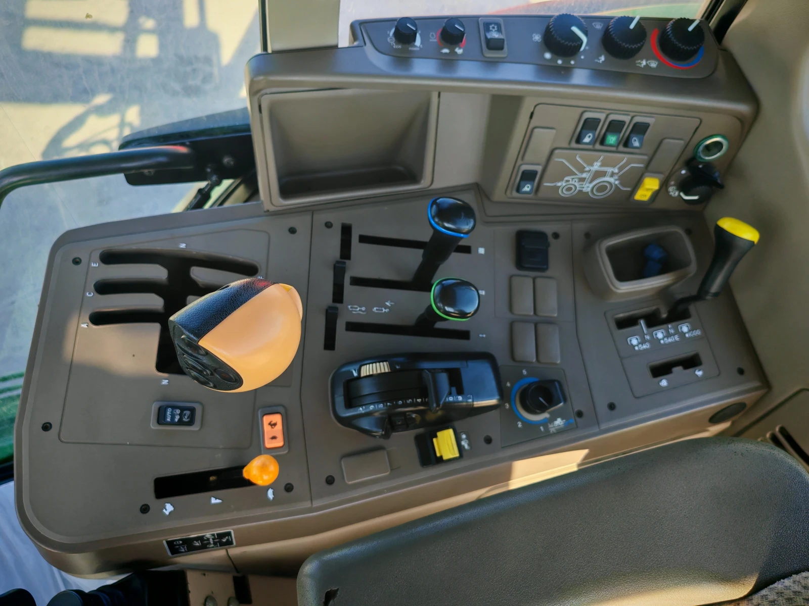  John Deere 6115M | Mobile.bg   16