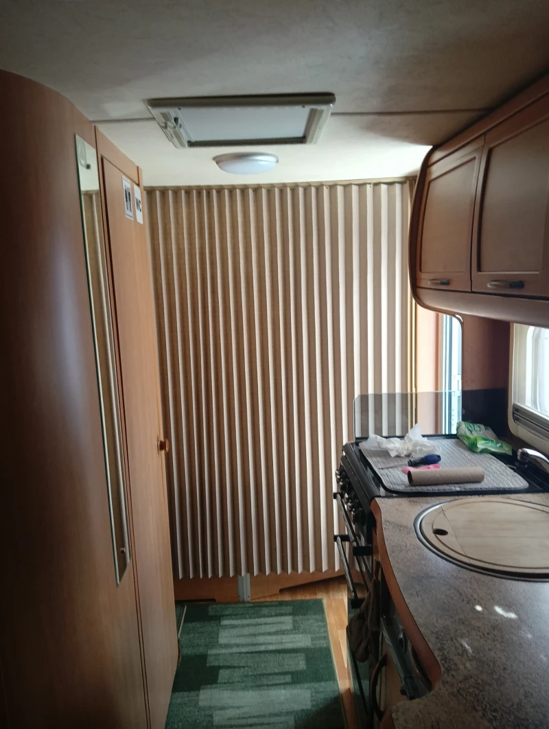 Каравана Award ACE, снимка 14 - Каравани и кемпери - 52082738