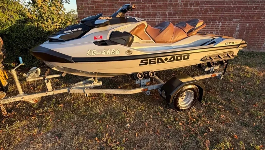 Джет Bombardier Sea Doo 300 GTX, снимка 8 - Воден транспорт - 55723418