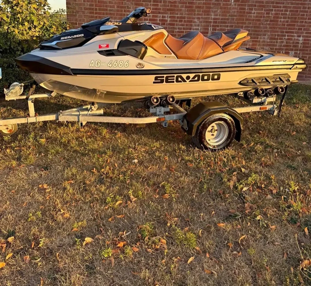 Джет Bombardier Sea Doo 300 GTX