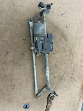 0390241744  моторче с механизъм предни чистачки VW GOLF 5 3398010126