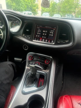 Dodge Challenger SXT + , снимка 10