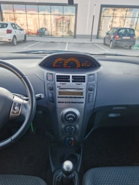 Toyota Yaris 1.33 VVTI, 6 скорости, ФЕЙСЛИФТ , снимка 10