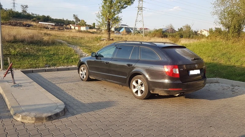 Skoda Superb, снимка 3 - Автомобили и джипове - 47185193