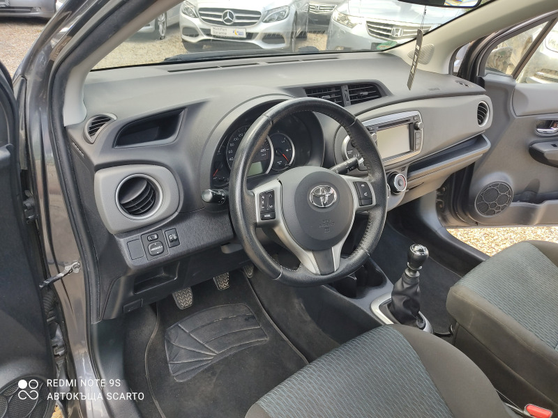 Toyota Yaris 1.3i/99кс, камера, климатик, регистрация , снимка 11 - Автомобили и джипове - 46383476