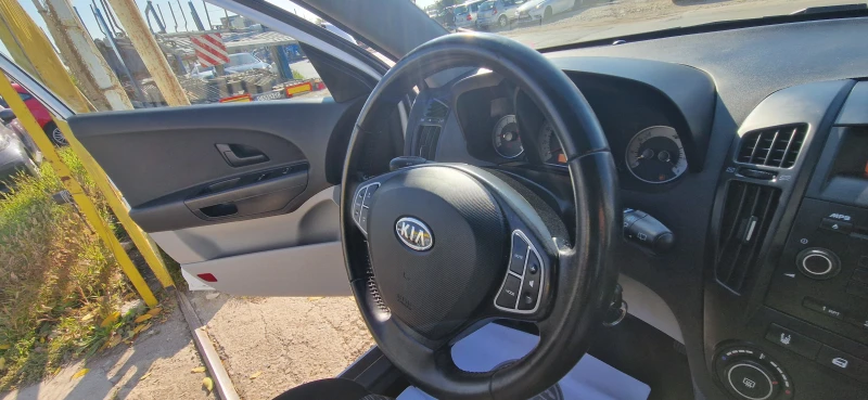 Kia Ceed 1.4 БЕНЗИН, снимка 10 - Автомобили и джипове - 47662269