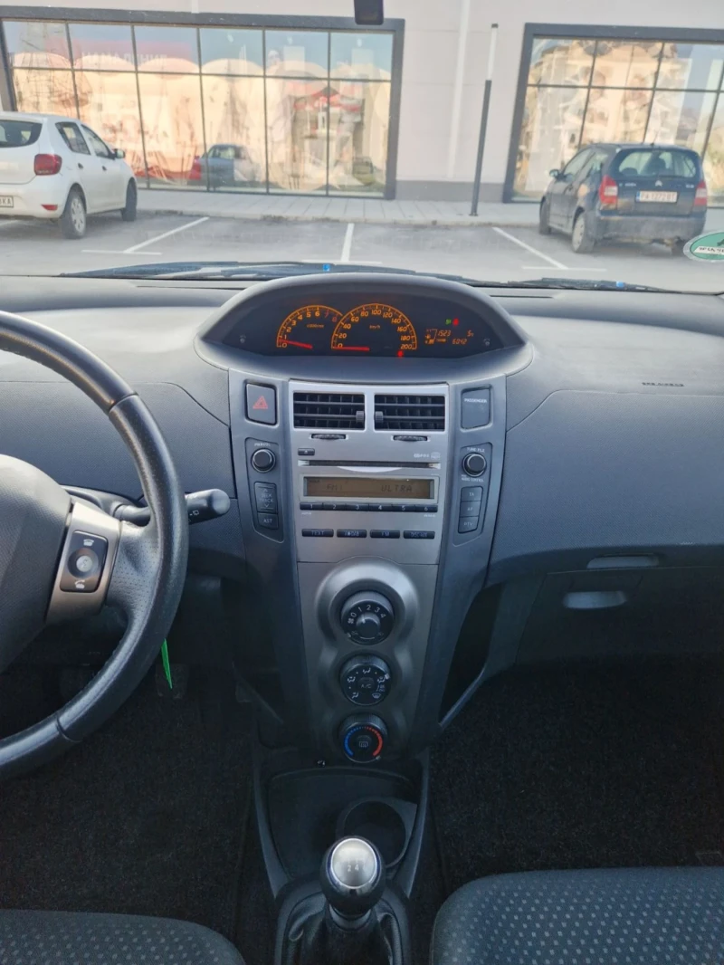 Toyota Yaris 1.33 VVTI, 6 скорости, ФЕЙСЛИФТ , снимка 10 - Автомобили и джипове - 48711059