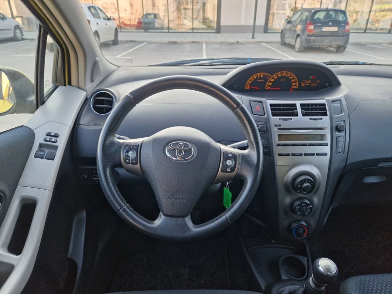 Toyota Yaris 1.33 VVTI, 6 скорости, ФЕЙСЛИФТ , снимка 13 - Автомобили и джипове - 48711059