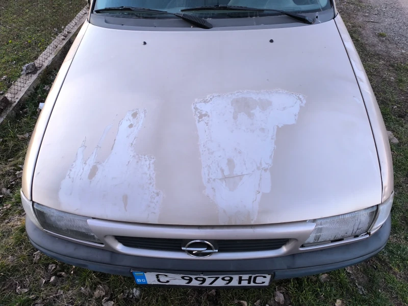 Opel Astra 1, 6 75кс, снимка 11 - Автомобили и джипове - 49429030