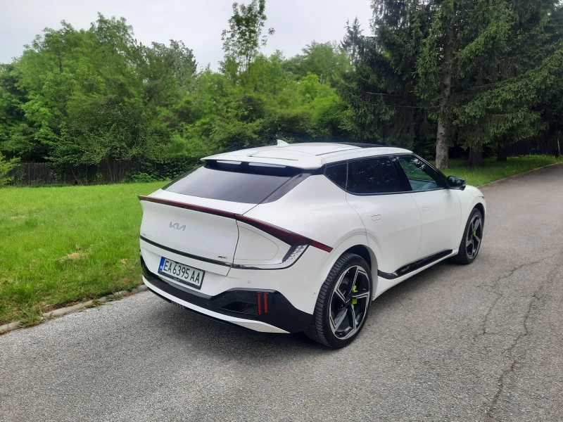 Kia EV6 GT 585 к.с. Гаранционна! Закупена от КИА България, снимка 2 - Автомобили и джипове - 52231298