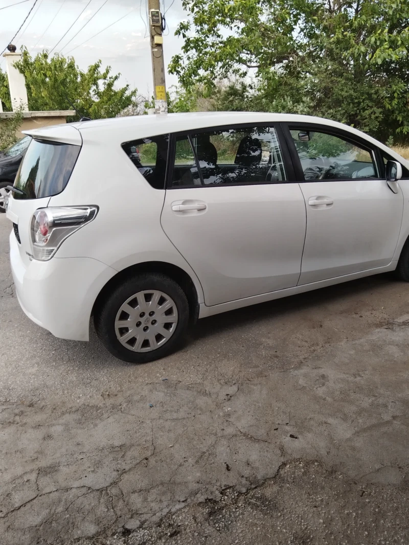 Toyota Verso 2.0D4D.7-  места, снимка 4 - Автомобили и джипове - 52012035