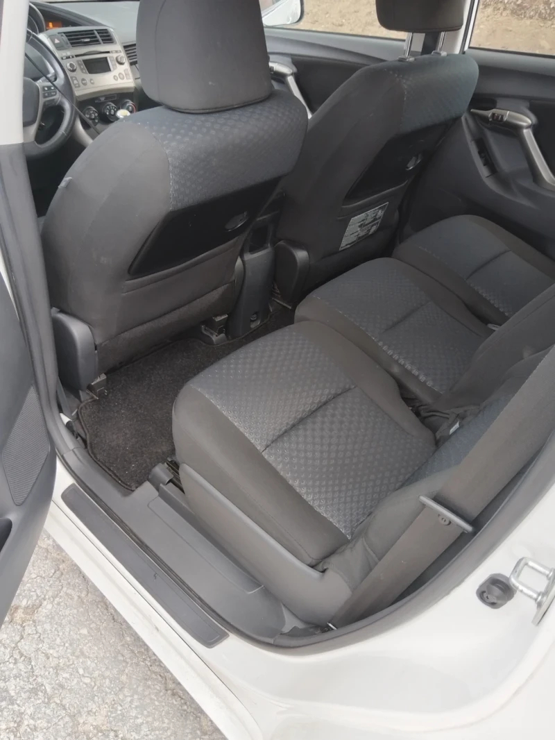 Toyota Verso 2.0D4D.7-  места, снимка 8 - Автомобили и джипове - 52012035