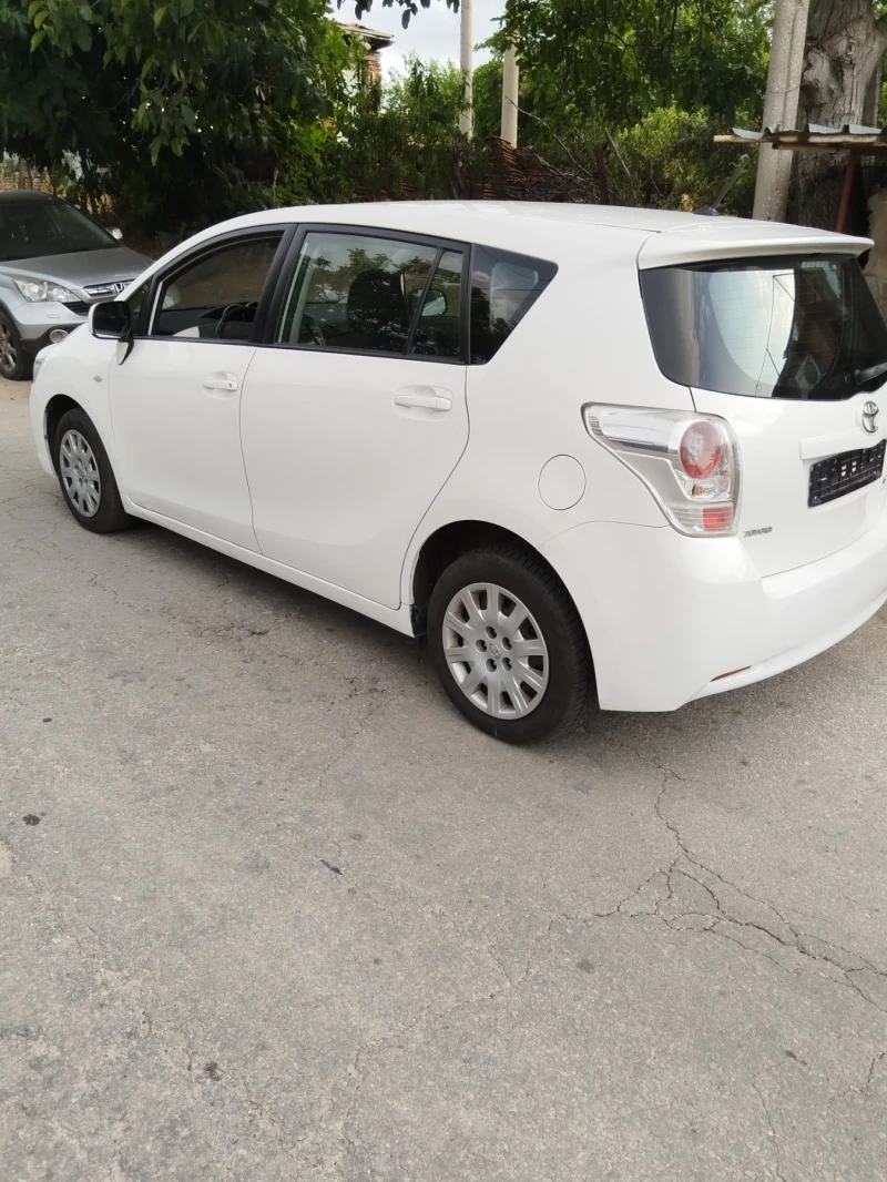 Toyota Verso 2.0D4D.7-  места, снимка 5 - Автомобили и джипове - 52012035